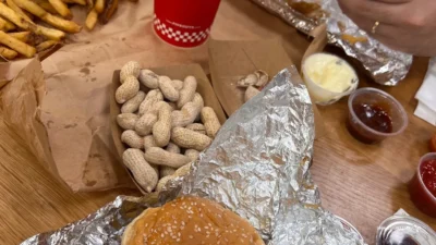 Five Guys (ڤايف جايز)