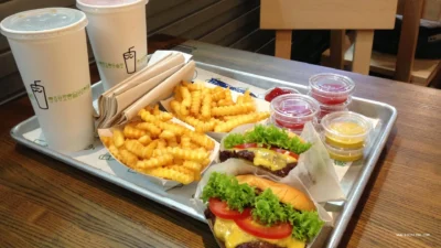 Shake Shack (شيك شاك)